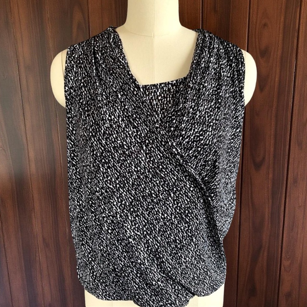 WHBM Black & White Print Sleeveless Wrap Blouse